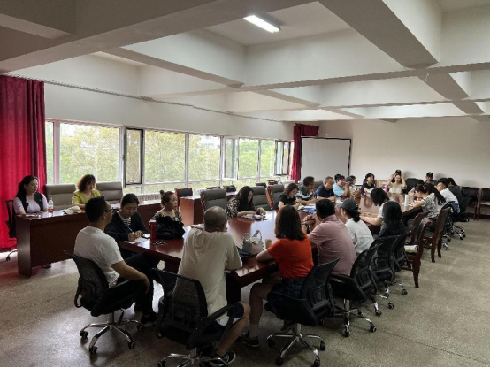 音乐与舞蹈学院召开全体教职工聚会