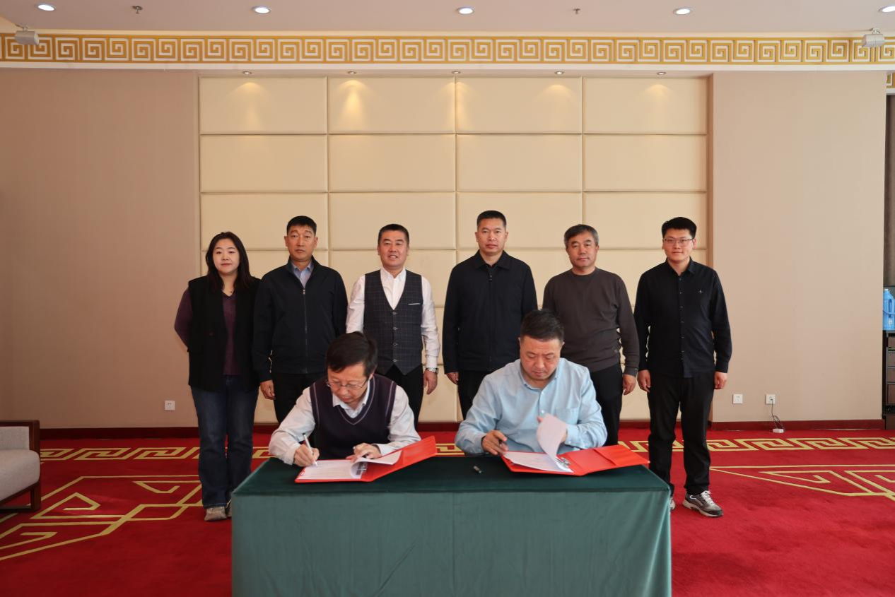 巴林右旗委常委、统战部部长张晓辉一行到我校商谈相助交流