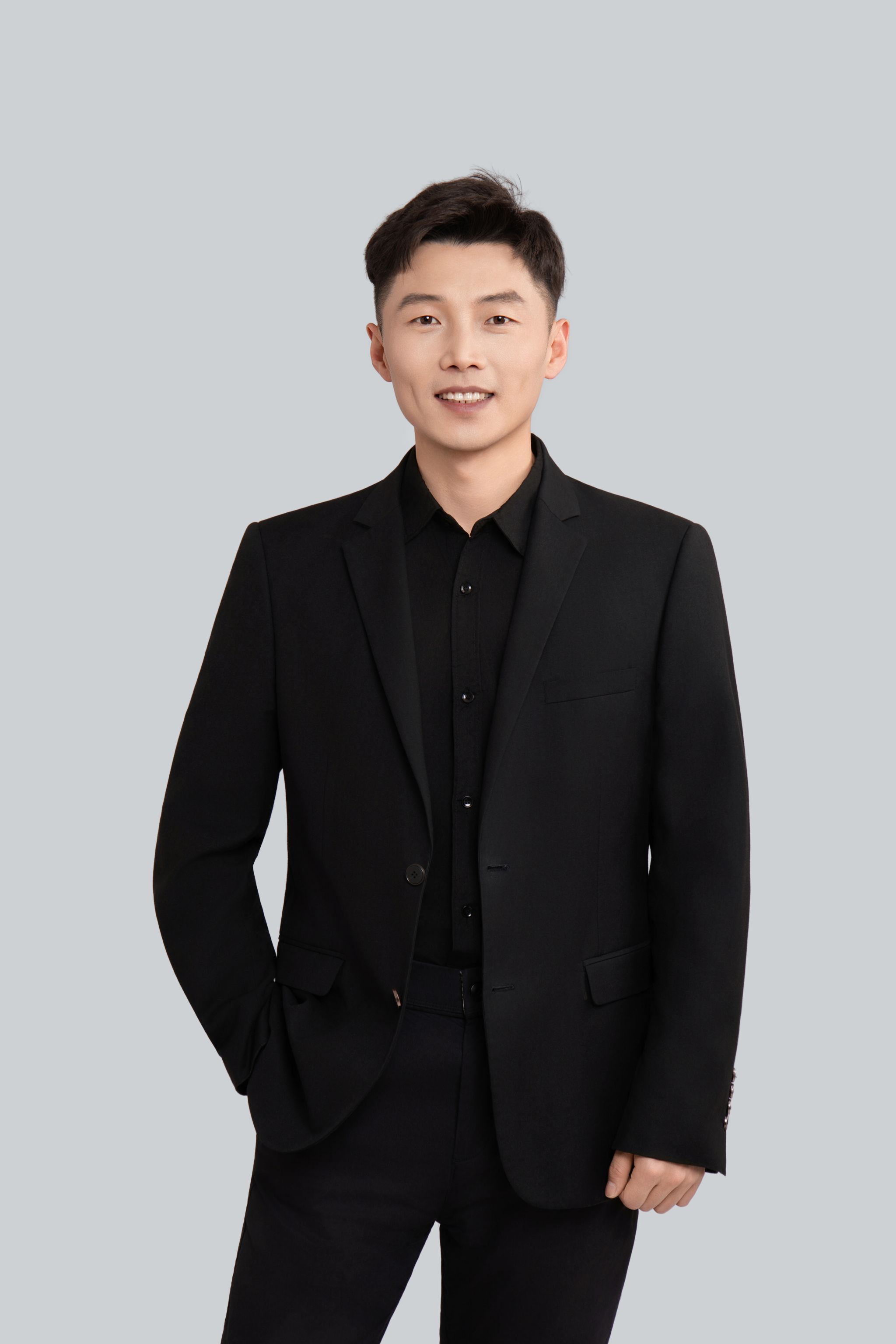 包巴雅力格小我私家简介