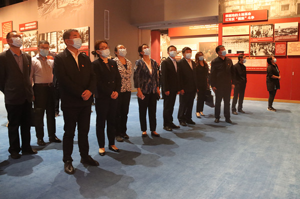 胜天堂际-胜天平台「成绩优美生涯」